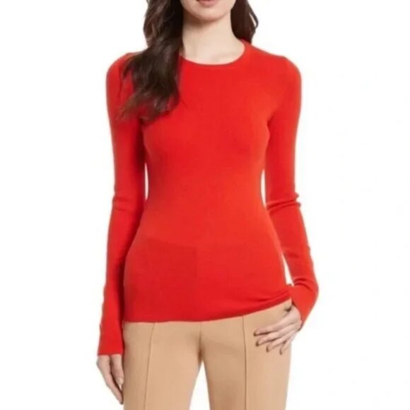 🎉 Diane Von Furstenberg rear cutout Sweater 🎉 - Picture 2 of 6